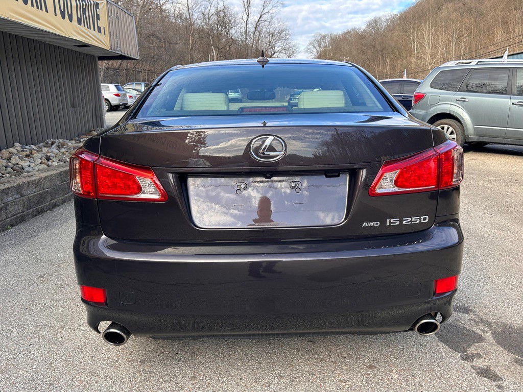 2013 Lexus IS Image 6
