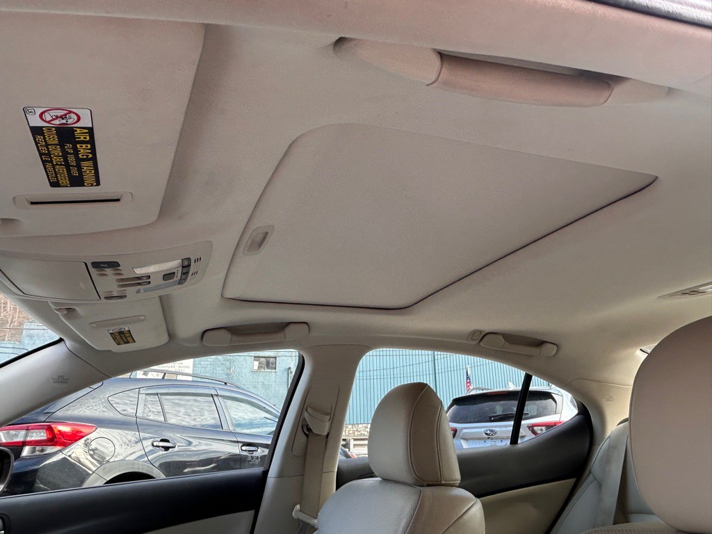 2013 Lexus IS Image 18