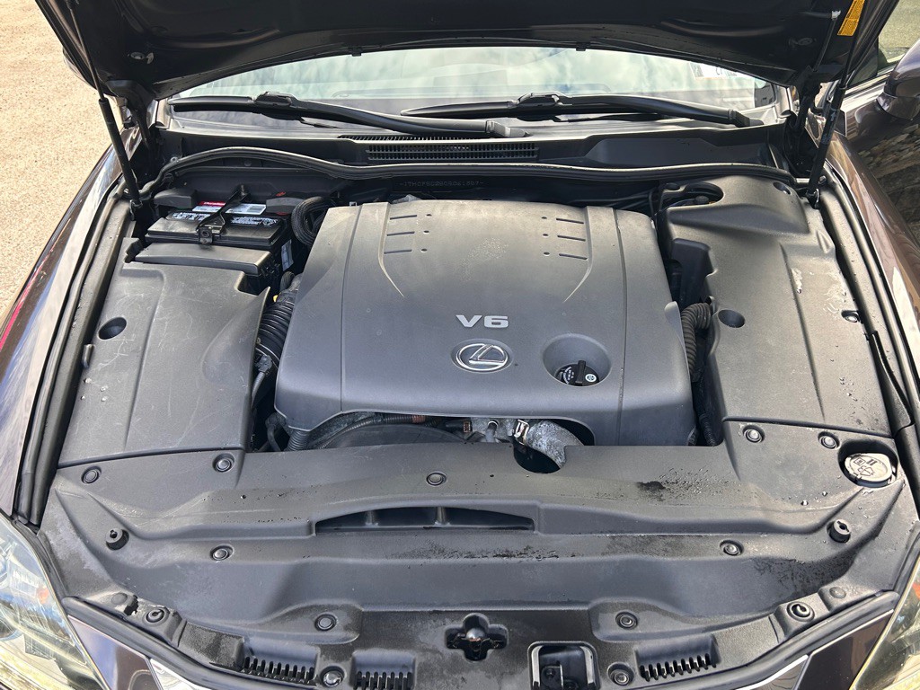 2013 Lexus IS Image 25