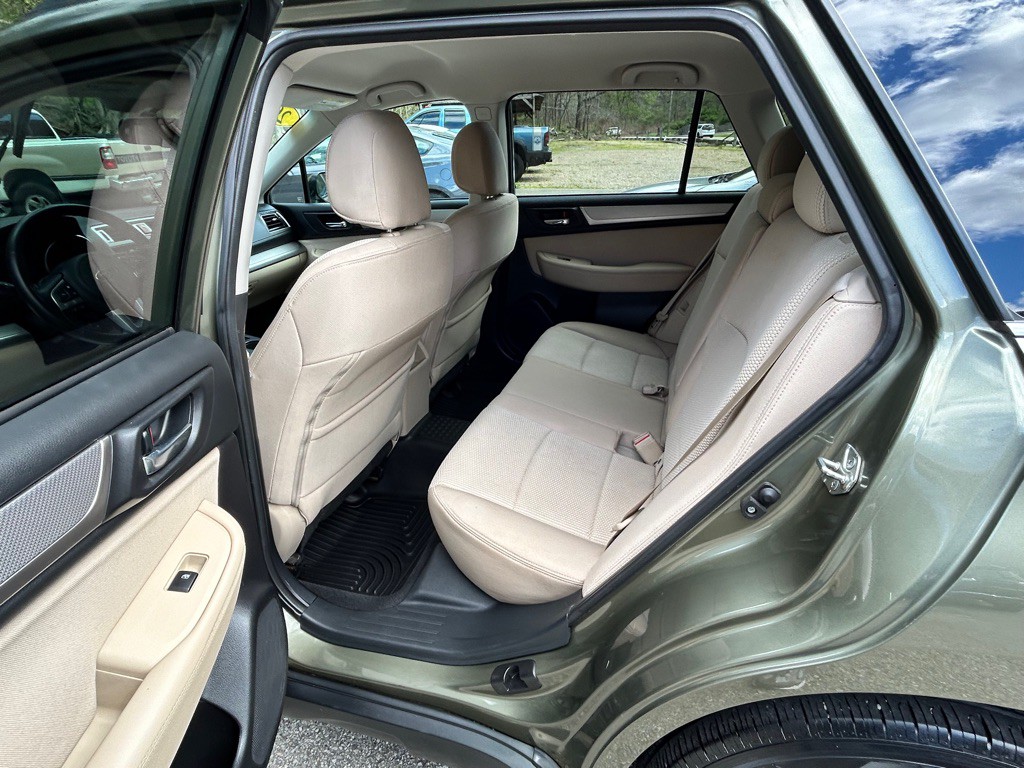 2015 Subaru Outback Image 10
