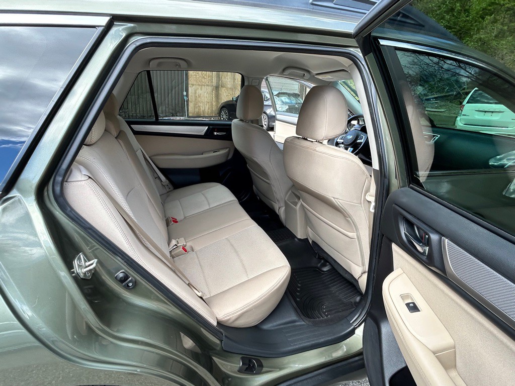 2015 Subaru Outback Image 12