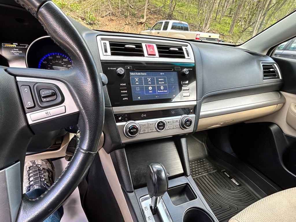 2015 Subaru Outback Image 15