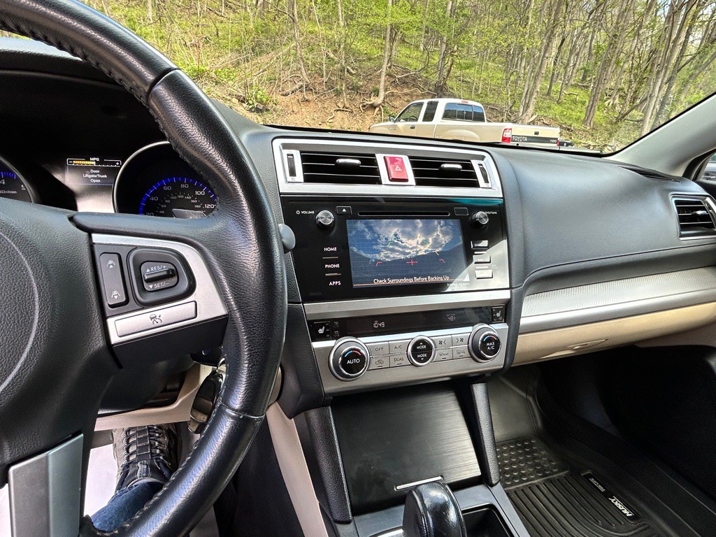 2015 Subaru Outback Image 16