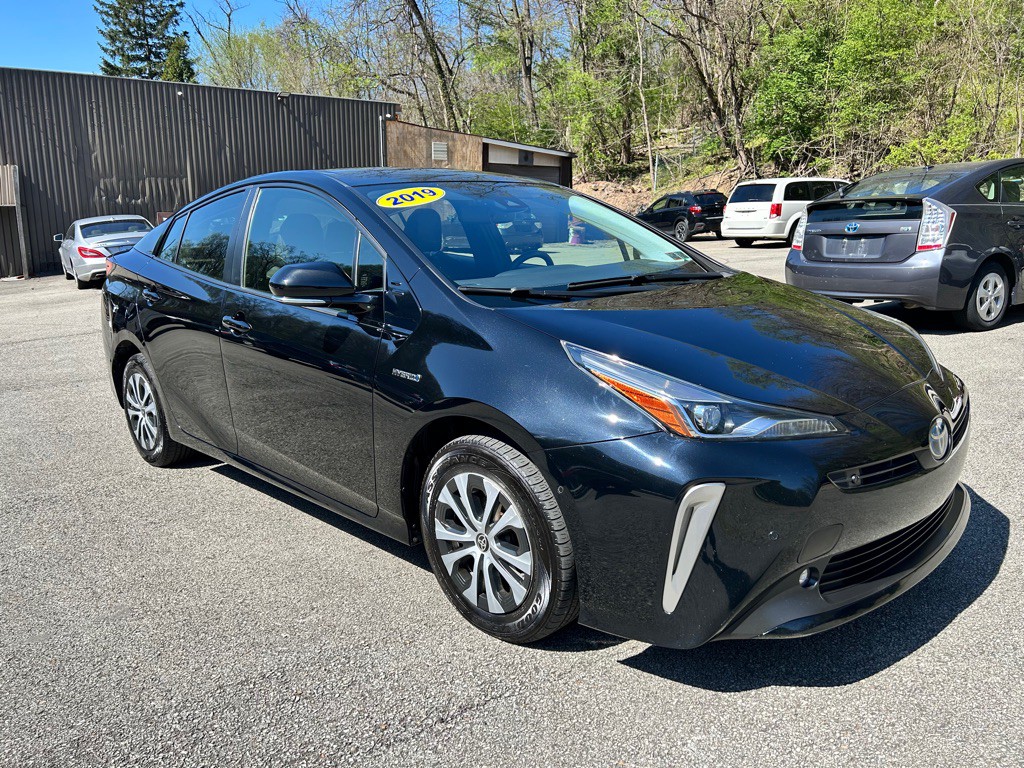 2019 Toyota Prius Image 1