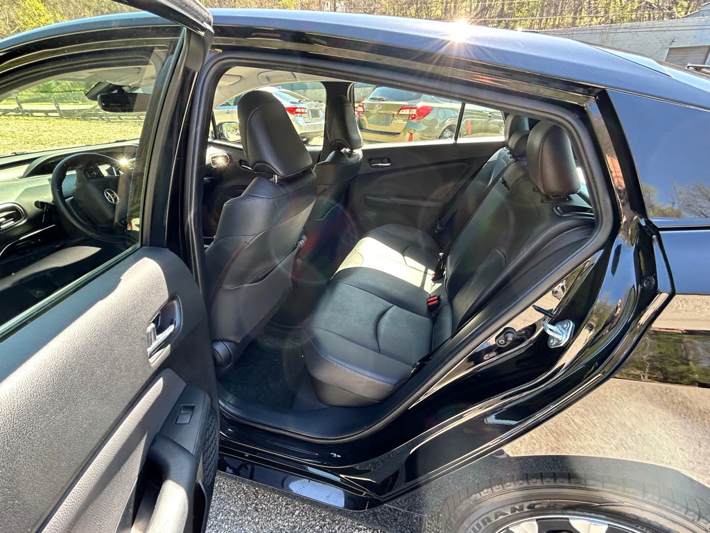 2019 Toyota Prius Image 12