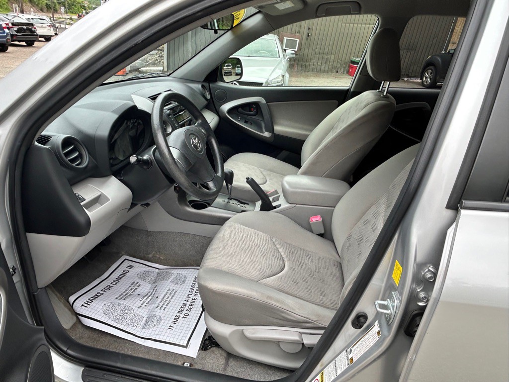 2011 Toyota Rav4 Image 9