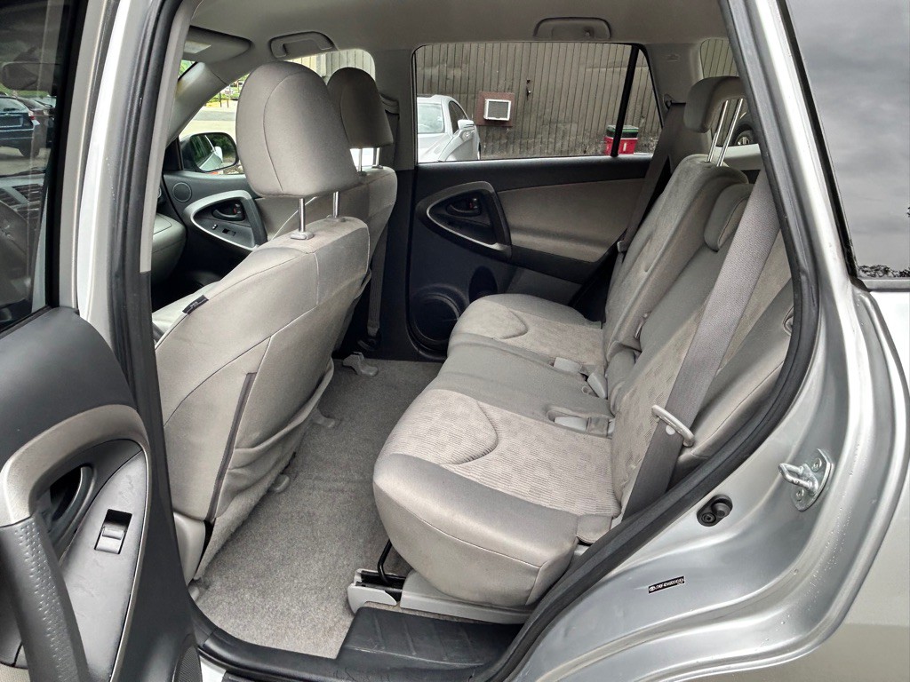 2011 Toyota Rav4 Image 10