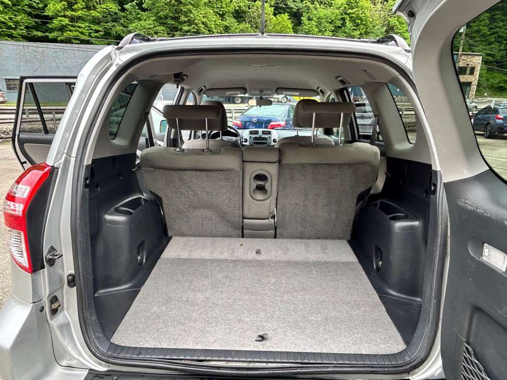 2011 Toyota Rav4 Image 11