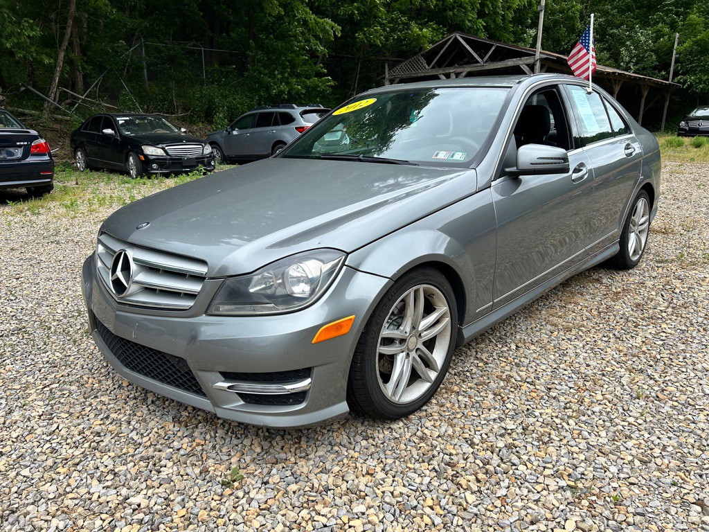 2012 Mercedes-Benz C-Class Image 3