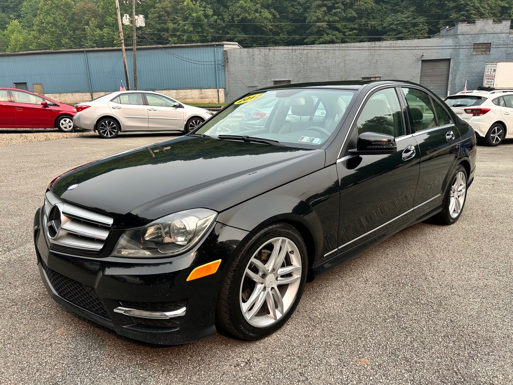 2012 Mercedes-Benz C-Class Image 3