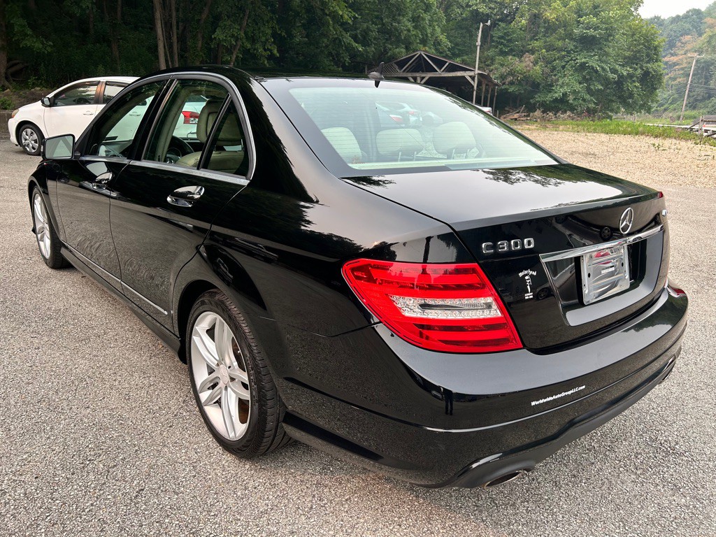 2012 Mercedes-Benz C-Class Image 5