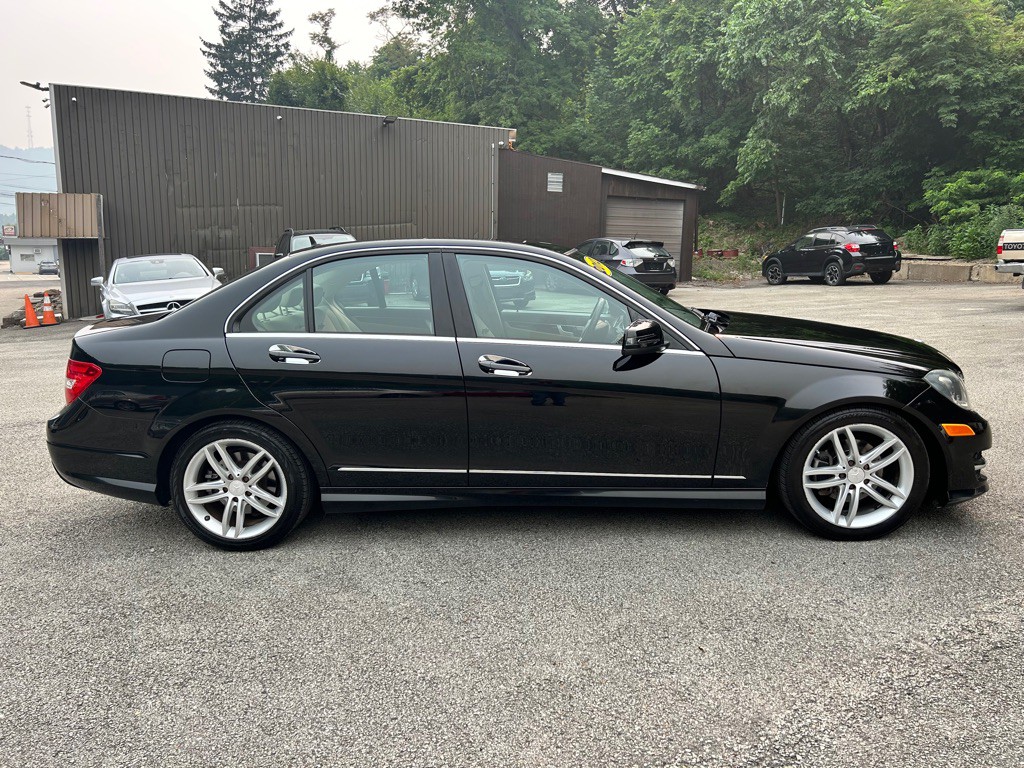 2012 Mercedes-Benz C-Class Image 8