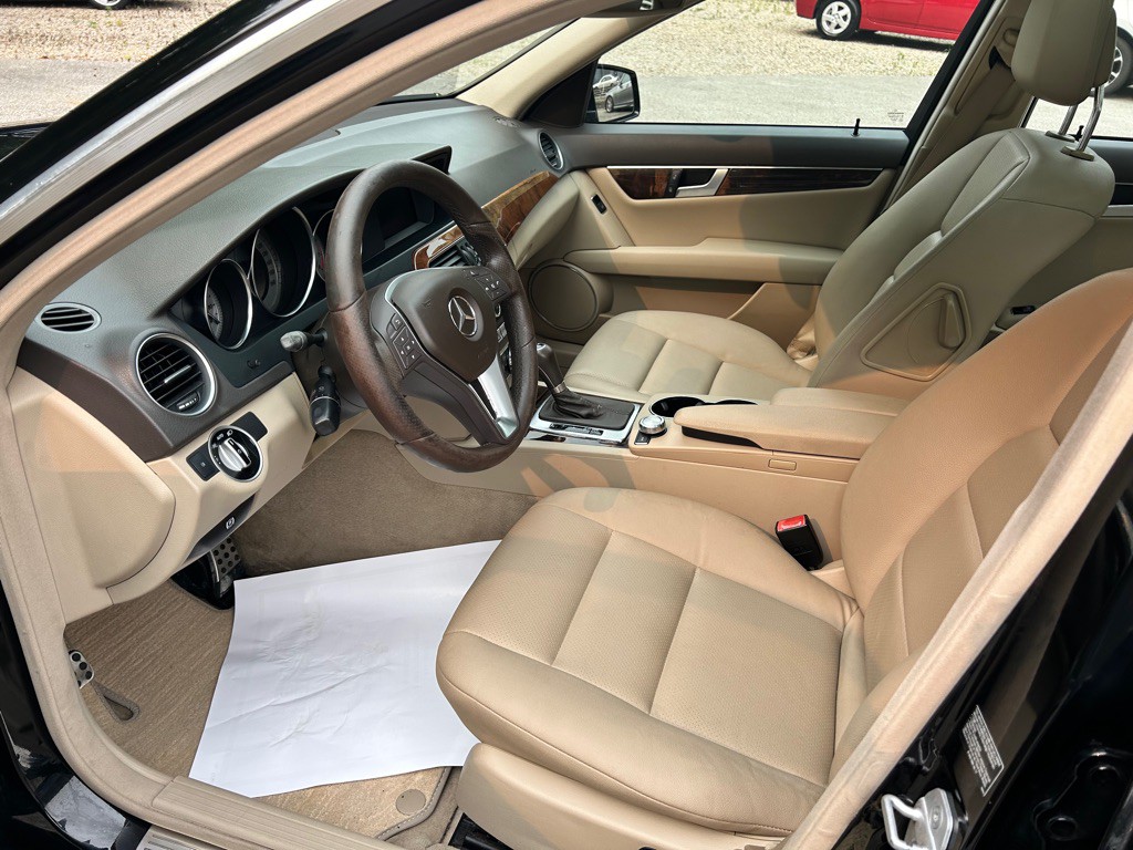 2012 Mercedes-Benz C-Class Image 9