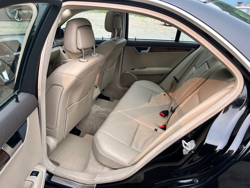 2012 Mercedes-Benz C-Class Image 10