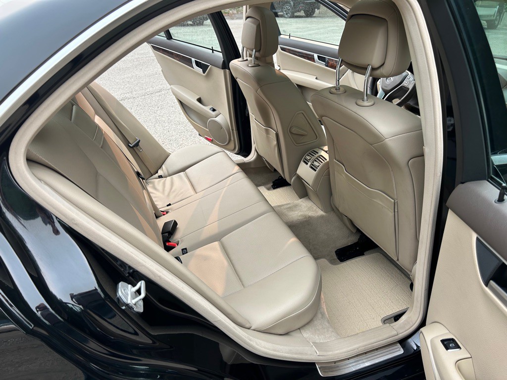 2012 Mercedes-Benz C-Class Image 11