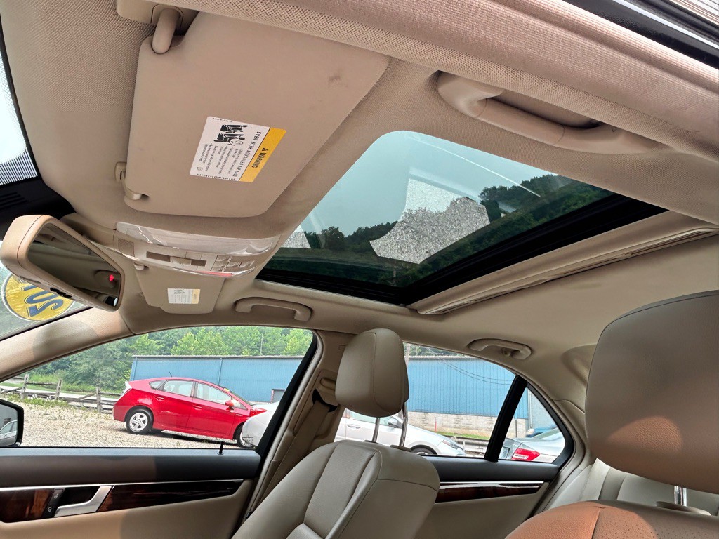 2012 Mercedes-Benz C-Class Image 16