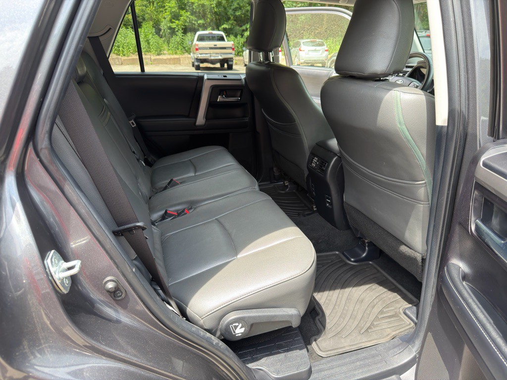 2014 Toyota 4Runner Image 18