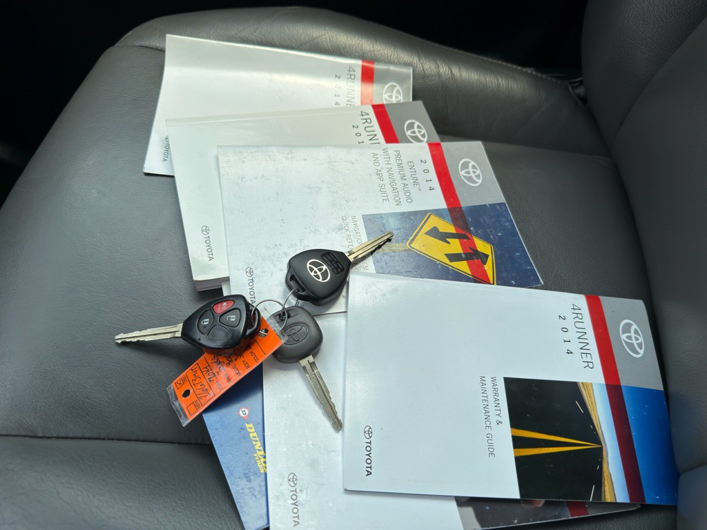 2014 Toyota 4Runner Image 28