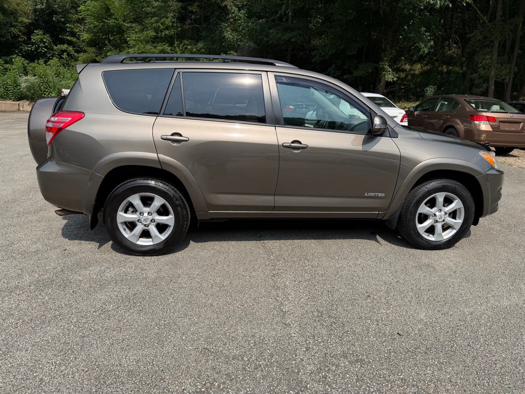 2011 Toyota Rav4 Image 8