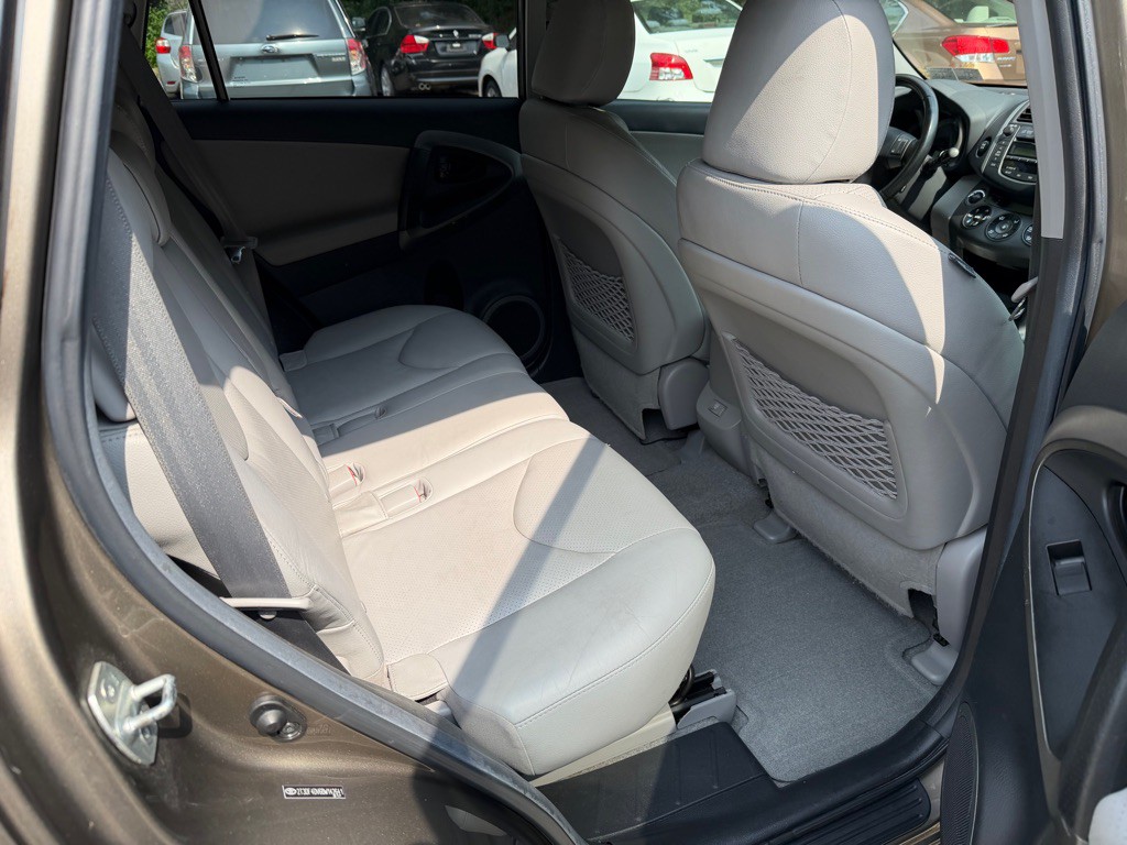 2011 Toyota Rav4 Image 17