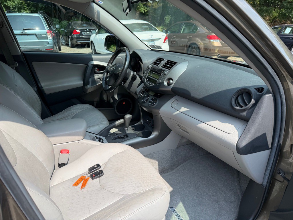 2011 Toyota Rav4 Image 18