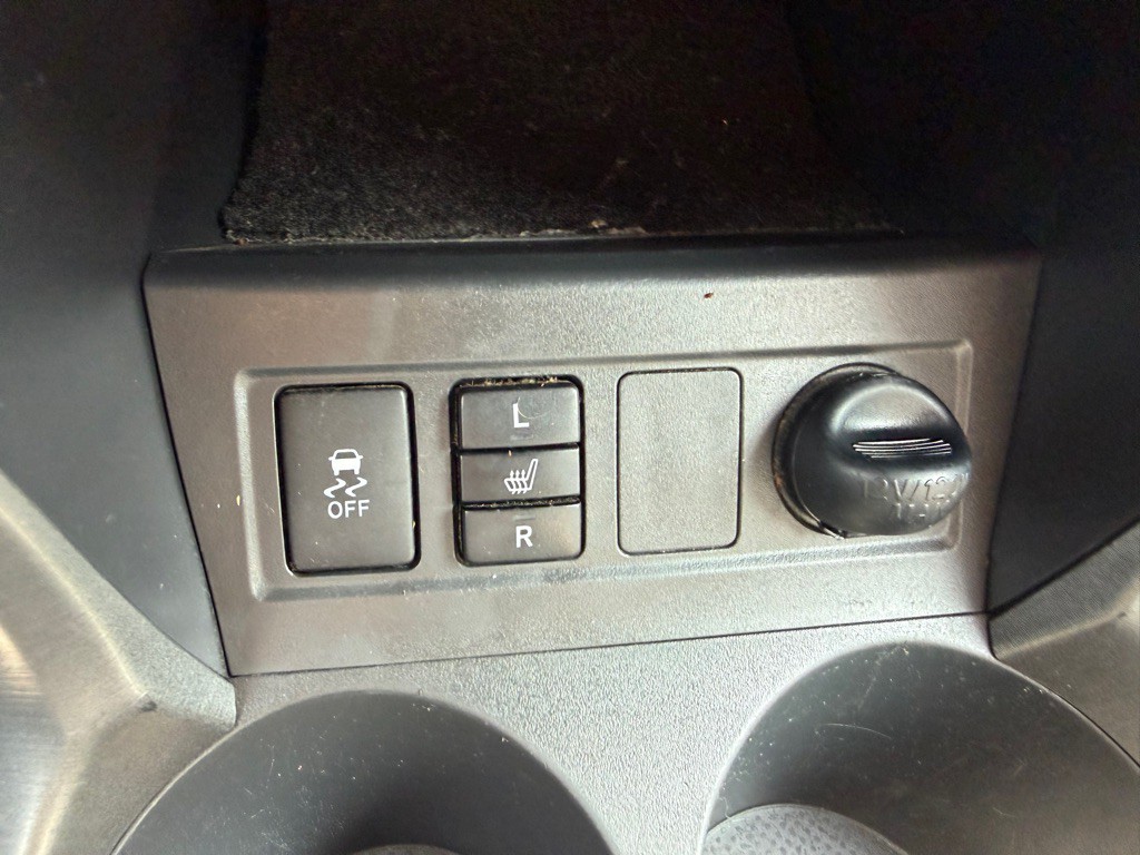 2011 Toyota Rav4 Image 21