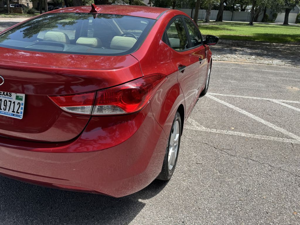2012 Hyundai Elantra Image 5