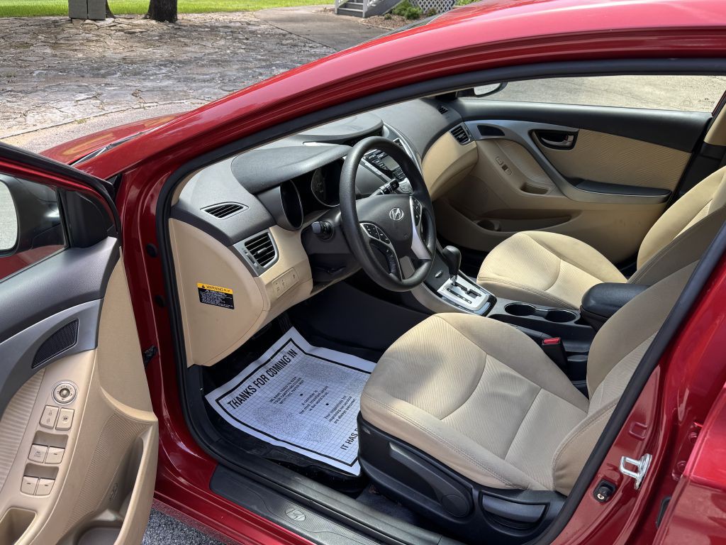 2012 Hyundai Elantra Image 9