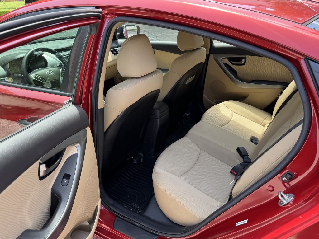 2012 Hyundai Elantra Image 10