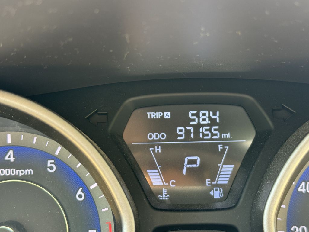 2012 Hyundai Elantra Image 16