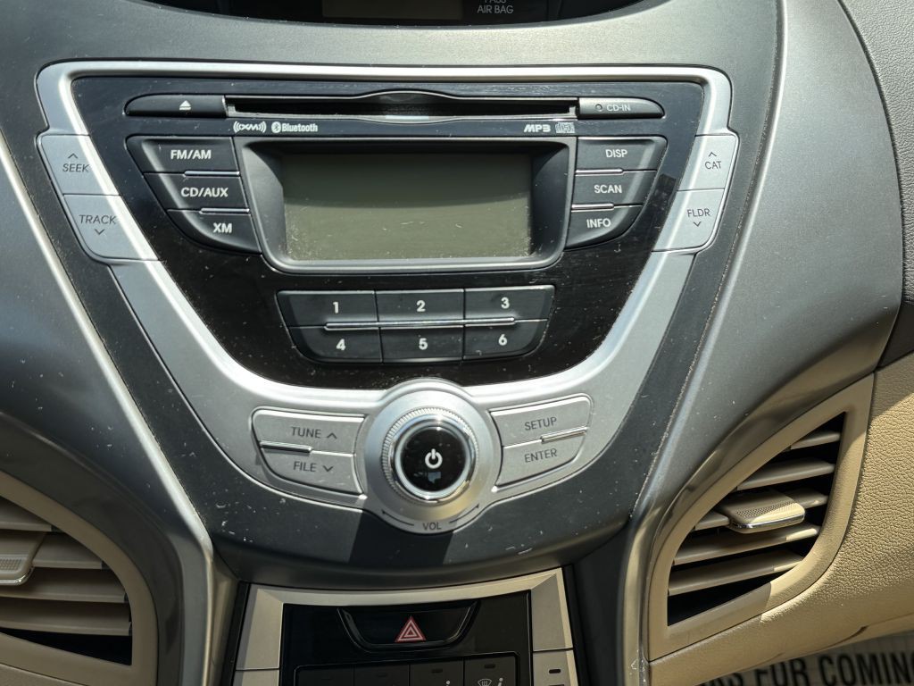 2012 Hyundai Elantra Image 18