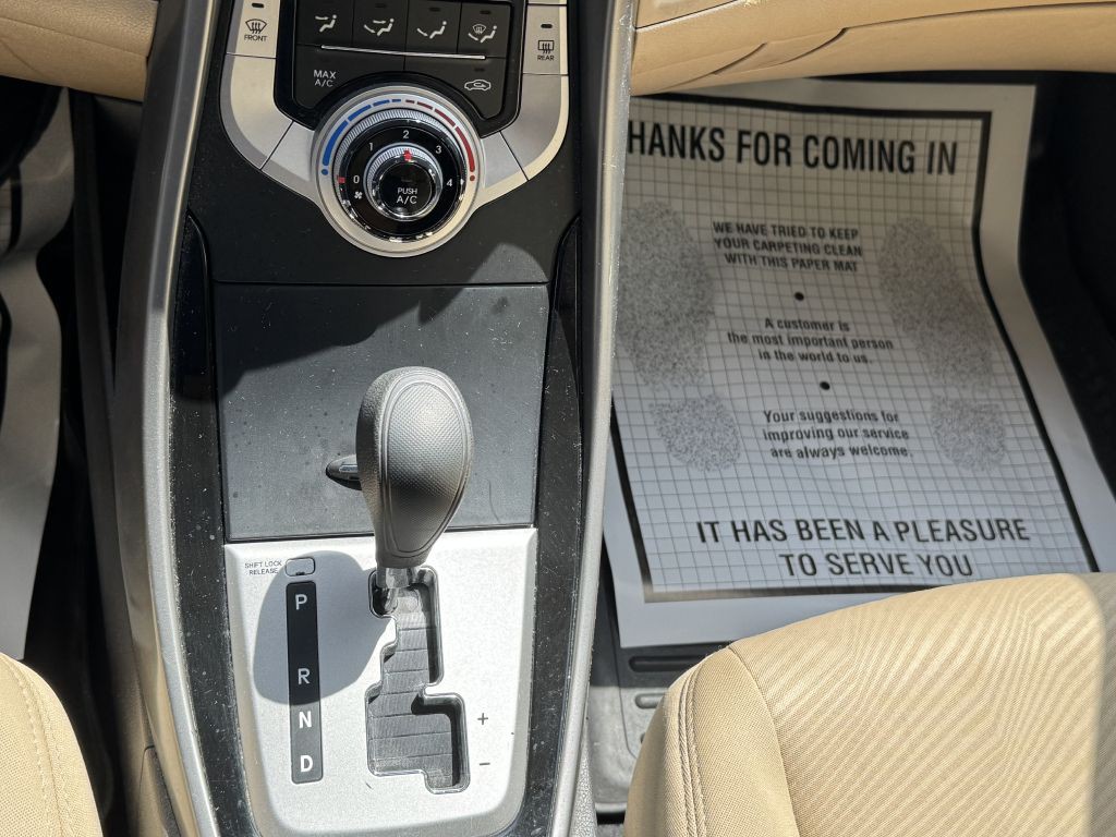 2012 Hyundai Elantra Image 19