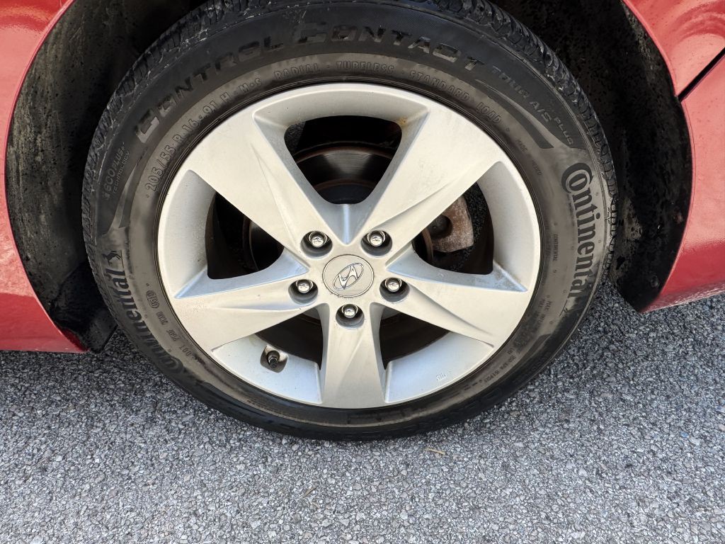 2012 Hyundai Elantra Image 22