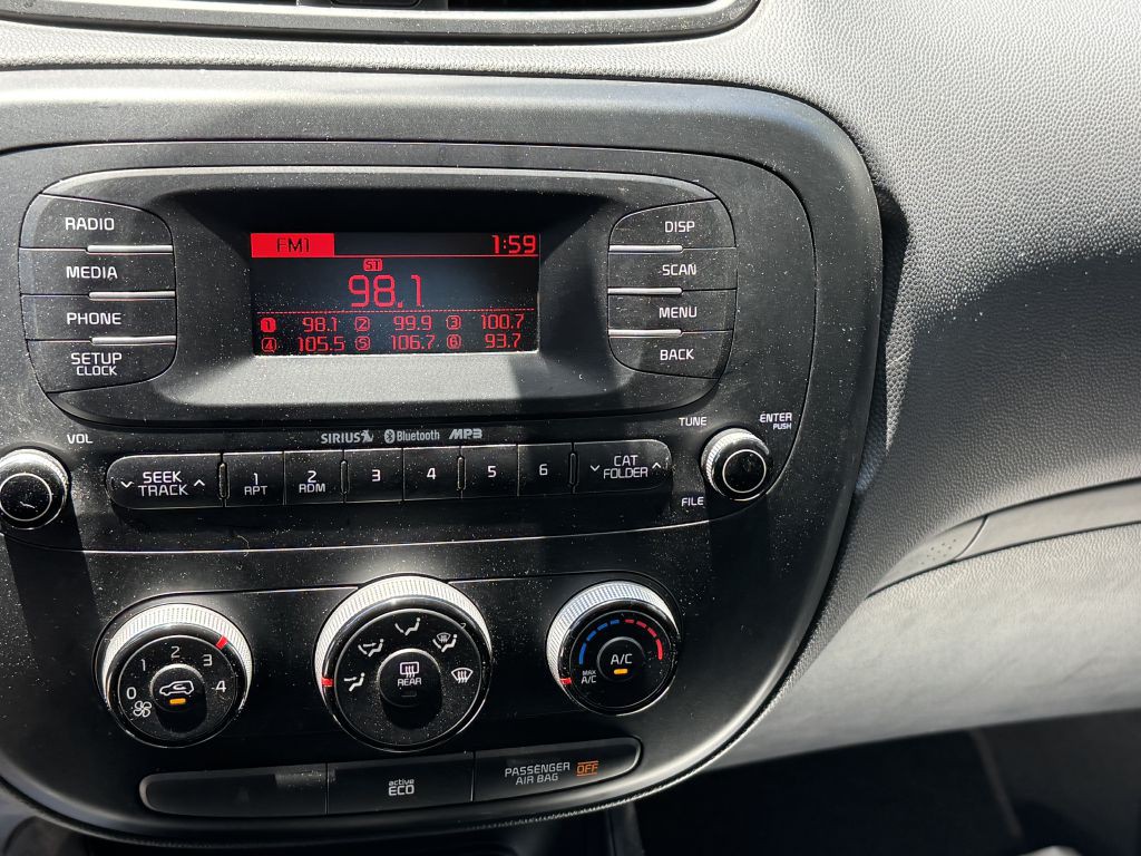 2014 Kia Soul Image 17