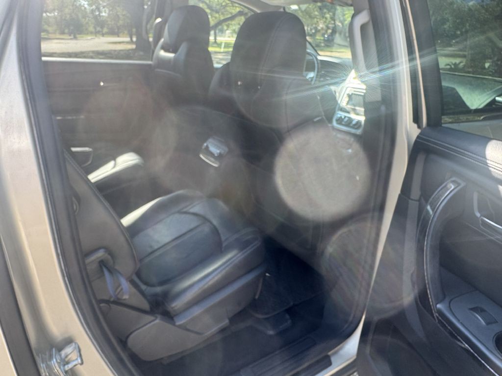 2016 GMC Acadia Image 13