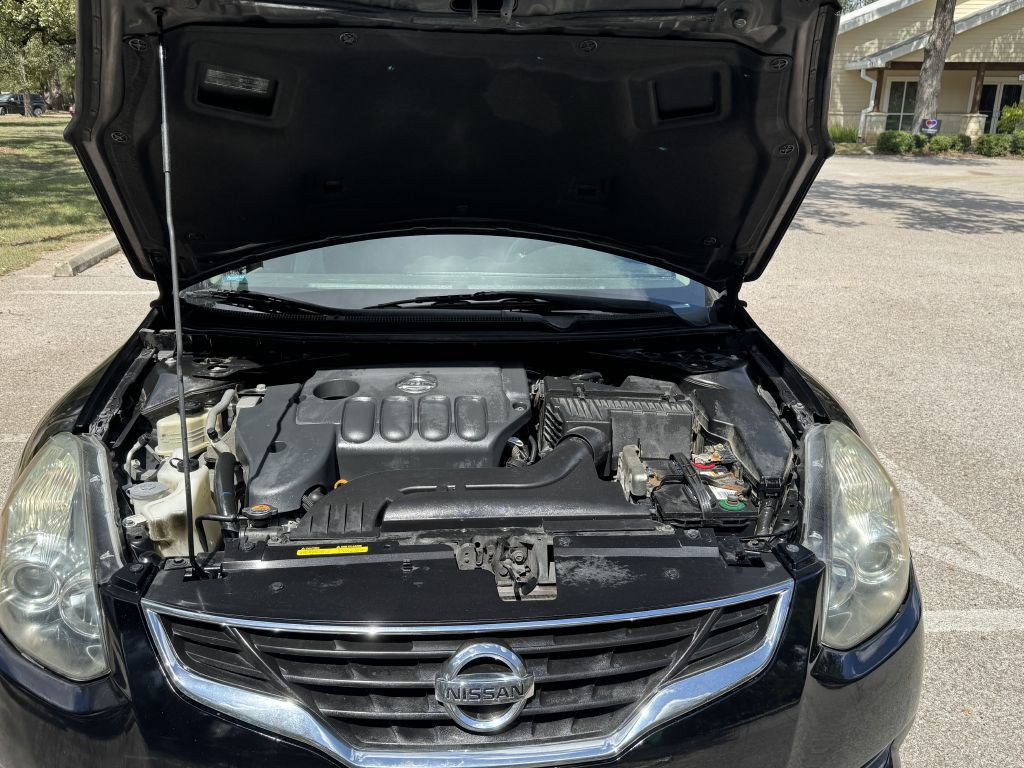 2011 Nissan Altima Image 9
