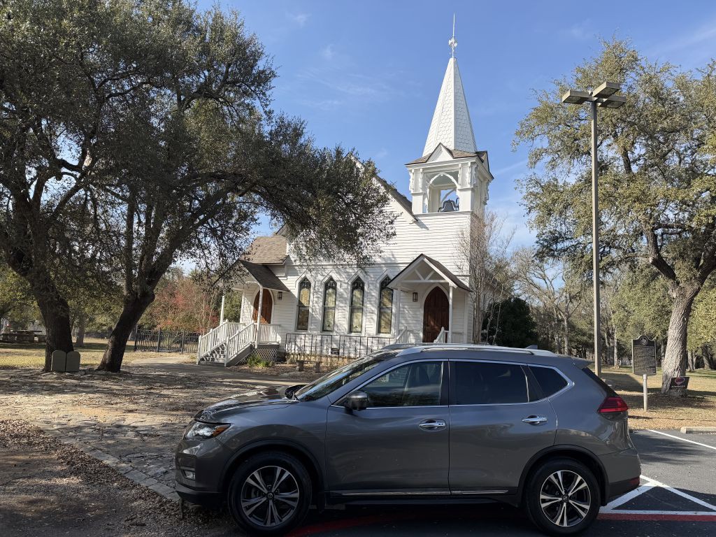 2017 Nissan Rogue Image 1