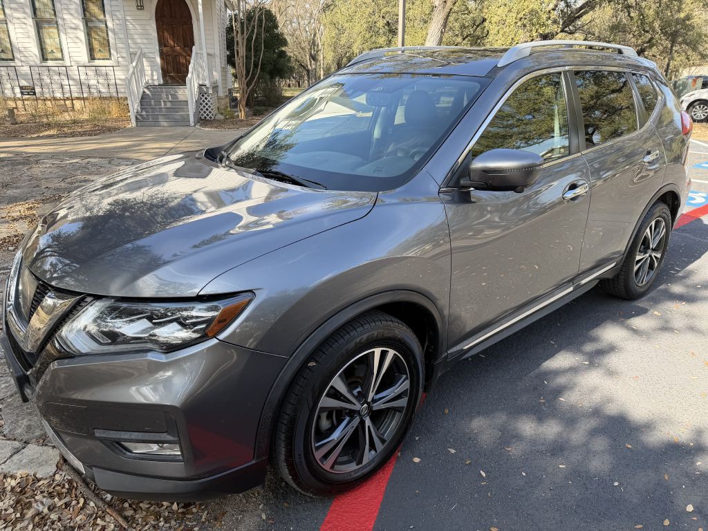 2017 Nissan Rogue Image 2