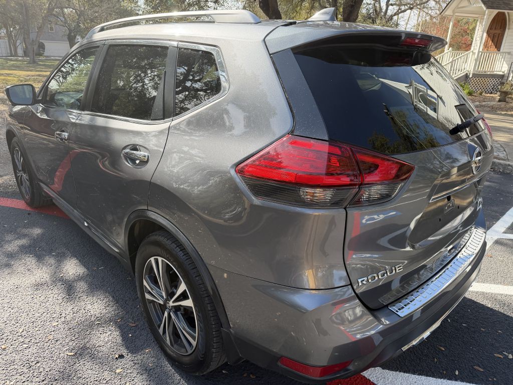 2017 Nissan Rogue Image 3