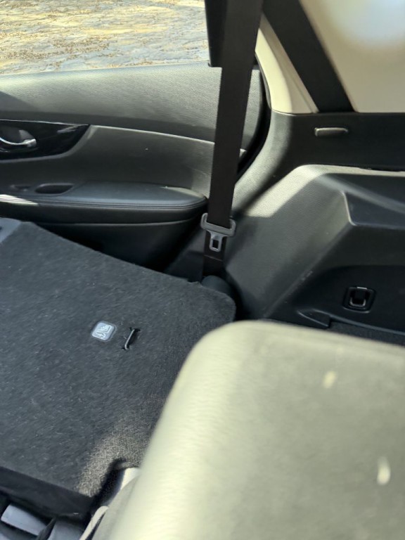 2017 Nissan Rogue Image 16