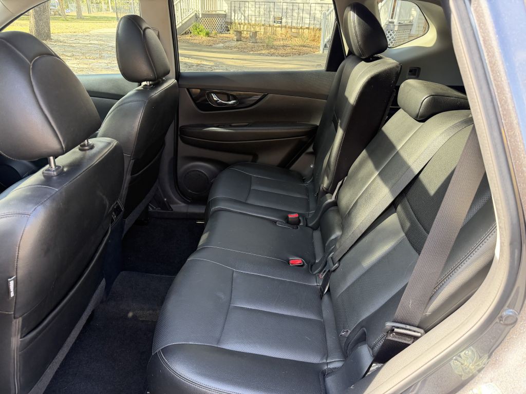 2017 Nissan Rogue Image 17