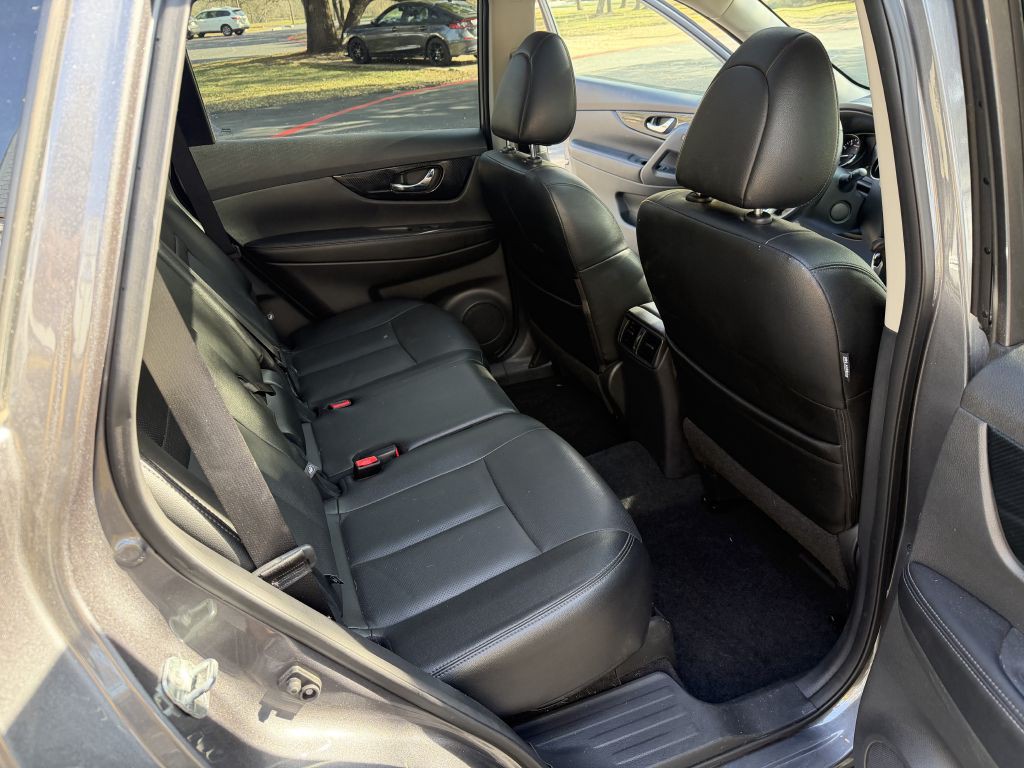 2017 Nissan Rogue Image 19