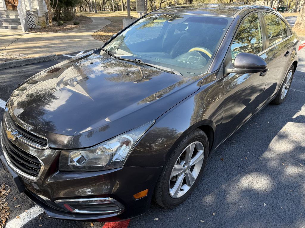 2015 Chevrolet Cruze Image 2