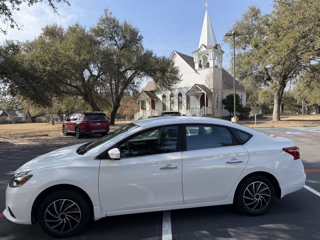 2018 Nissan Sentra Image 1