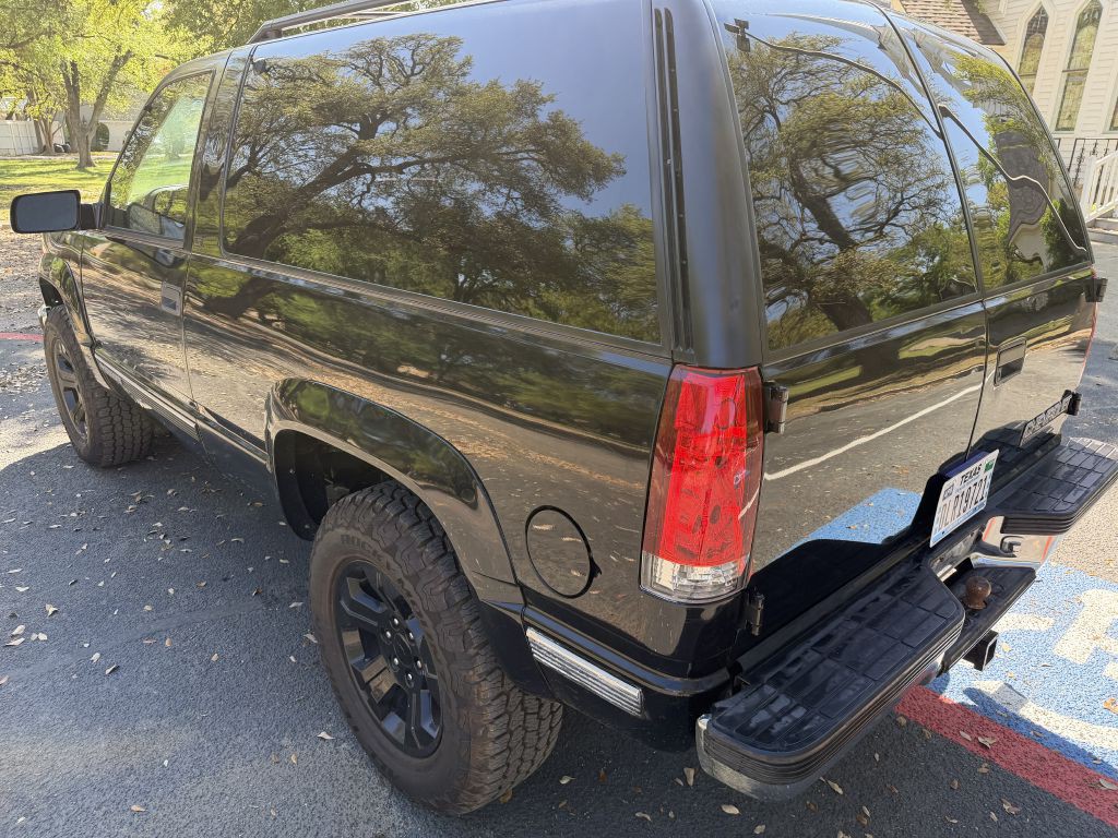 1999 Chevrolet Tahoe Image 3