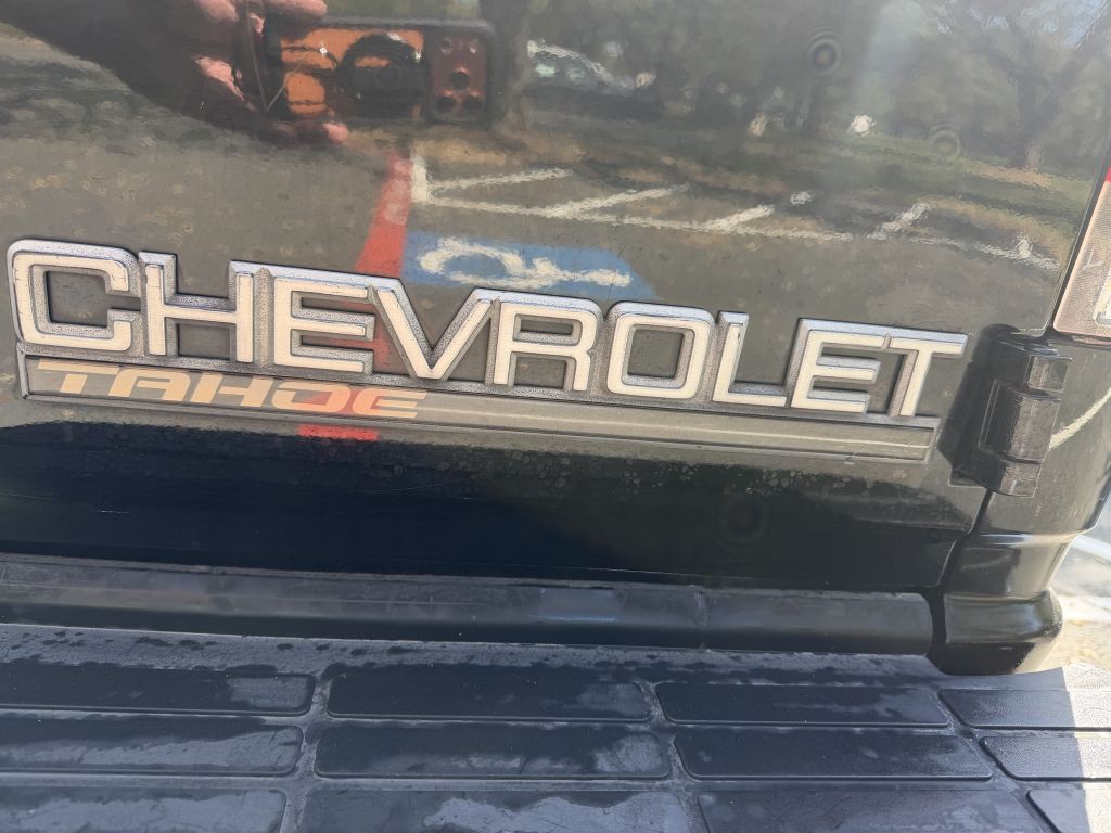 1999 Chevrolet Tahoe Image 10
