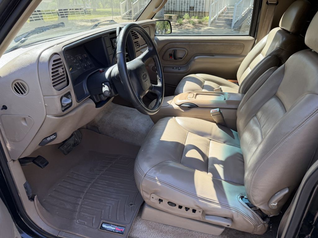 1999 Chevrolet Tahoe Image 12