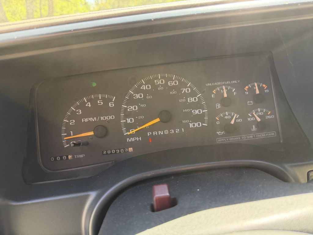 1999 Chevrolet Tahoe Image 13