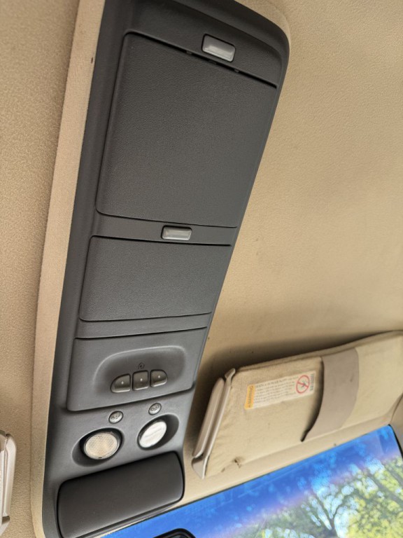 1999 Chevrolet Tahoe Image 15