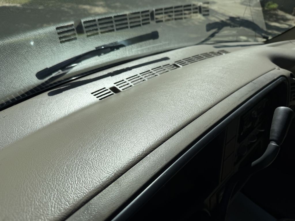 1999 Chevrolet Tahoe Image 16